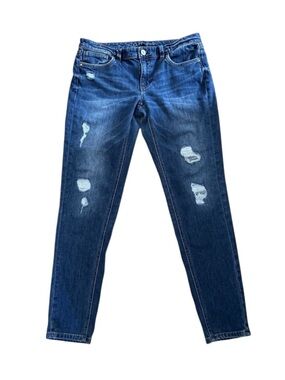 White House Black Market Girlfriend Distressed Jeans. Size 8L.